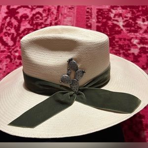 Charlie 1 Horse Hard to Handle Natural with Green Velvet Band and Cactus Pin Hat